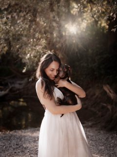 Nothing prepares you for this kind of love 🤍 

SAMIRA & BRUNO 
@rudy_the_blue_bruno_the_brown 

#tierfotografie #hundeliebe #hundefotografie #dackel #dackelglück